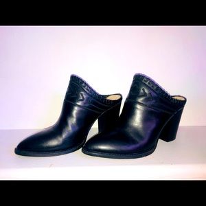 Chinese Laundry Nikki Mules